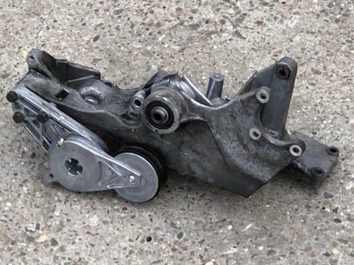 VW Passat 3B 1.6 74 kW Agregateträger Spannrolle Lichtmaschinenhalter 06B903143K