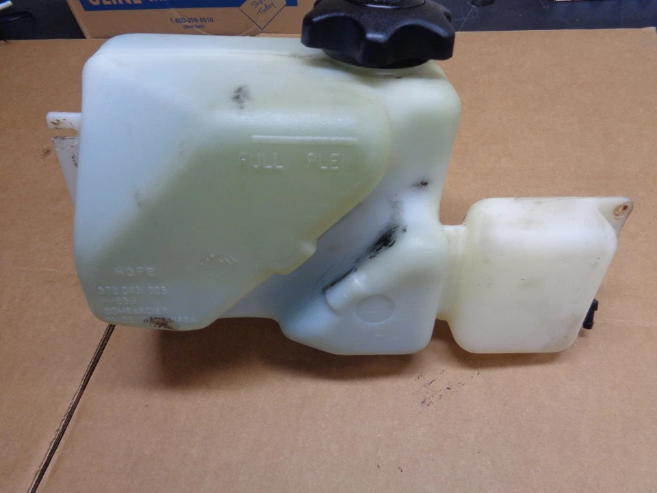 SKI-DOO 1995 1996 1997 F-2000 TANQUE DE ACEITE DEPÓSITO FORMULA MACH 600 670 780 GRAND Foto 4 de 4