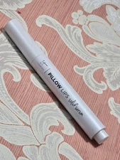 It Cosmetics Pillow Lips Solid Serum  5 in 1 Tinted Gloss Wistful - Full Size 