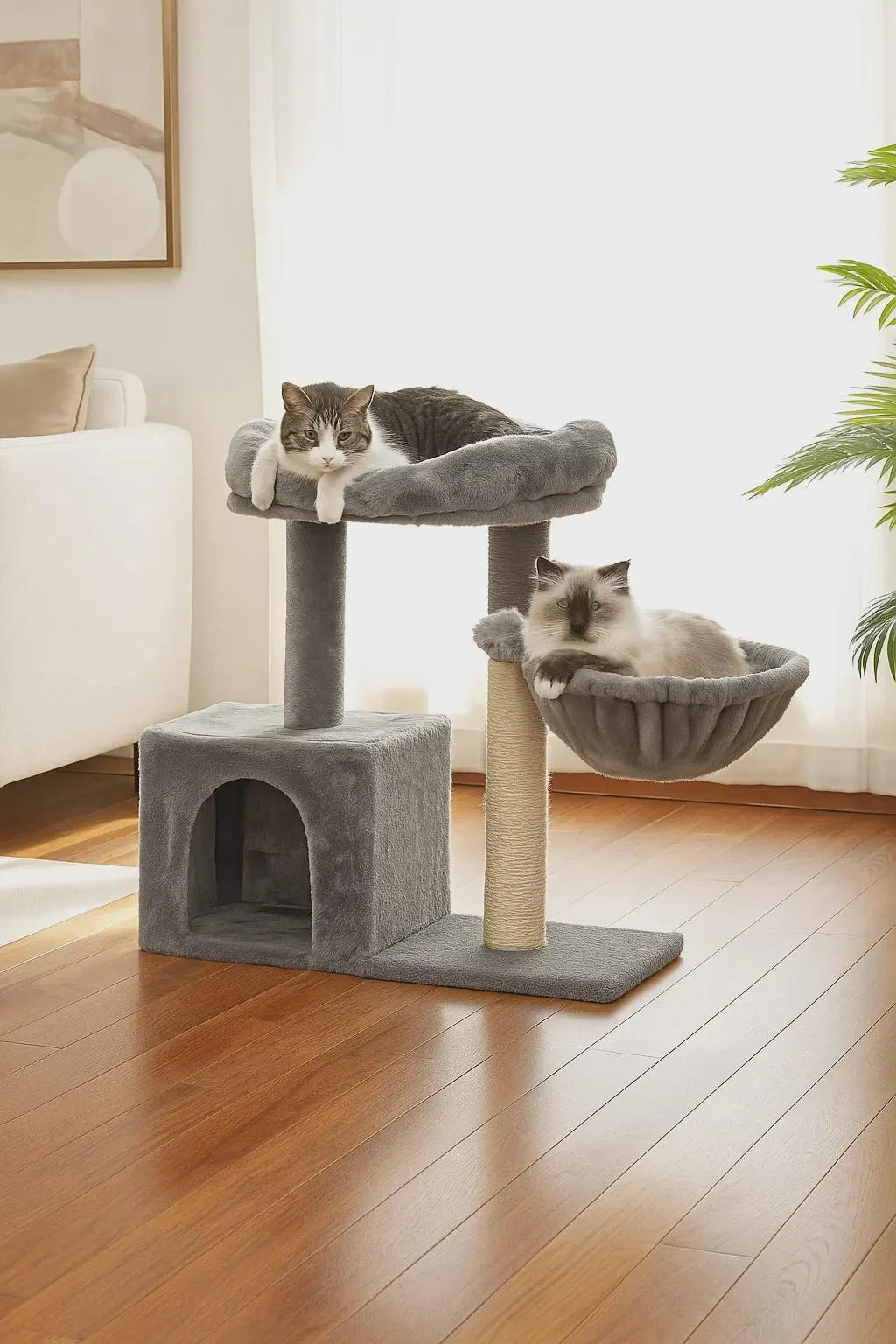 Arbre à chat compact en sisal beige avec hamac profond et cachette pour chaton