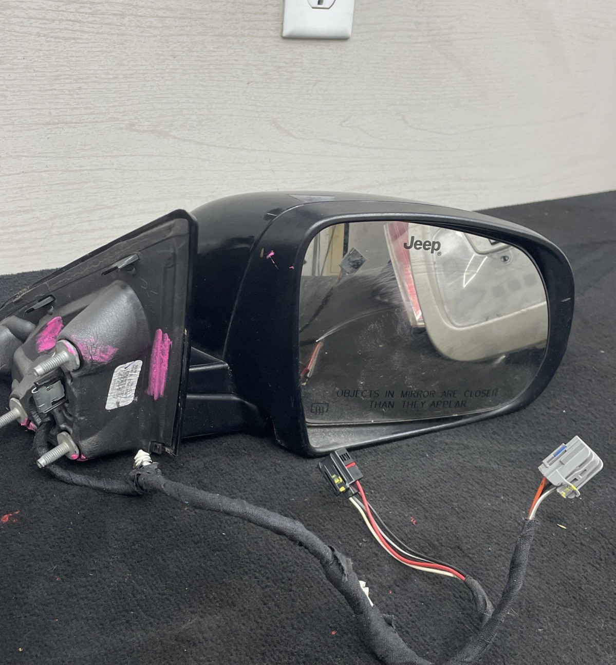 2018-2020 Jeep Compass Right Passenger Side View Mirror OEM E11048423