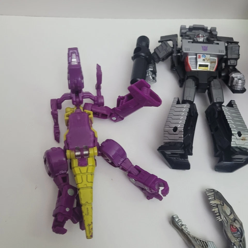 Transformers Figure Lot Moslty Vintage Mixed Parts Lot Go Boys Dino Bots & More - Image 2 of 4