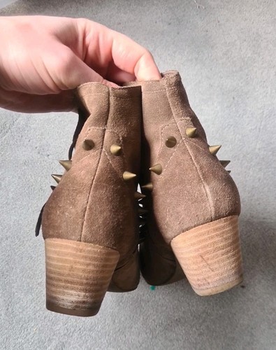 Kurt Geiger Light Brown/Taupe Gold Studded Fringe Low Heel Cowboy Boots 39 - Picture 8 of 12