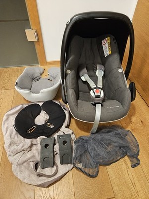 Maxi-Cosi Pebble Plus i-Size Babyschale Grau mit Newborn Einsatz, Zusatzbezug