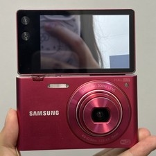 Samsung MV900F 16.3MP Digital Camera 5x Zoom 3.3" Flip LCD Wi-Fi HD Video Red
