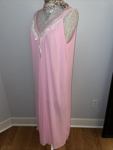 Vintage Woman’s Gown XXL Nylon Long 50’s/60’s Bright Pink Nightgown 42-44”PLUS - Picture 3 of 14
