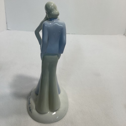 Porcelain statue 1973 pair kissing “We Need Us” Soft Touch Creation - Picture 2 of 9