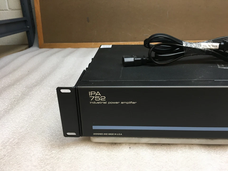 Peavey IPA 752 Industrial Power Amplifier w/ Power Cable And Rack Ears - Image 3 of 4