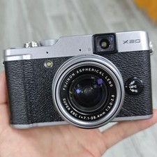 FUJIFILM X Series Fuji  X20 12.0MP 4x Zoom Digital Camera F2.0-2.8 Lens 95%New