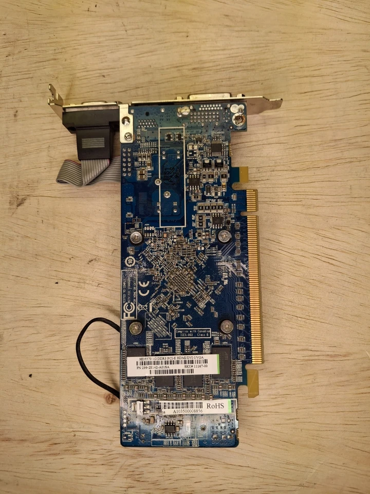 Sapphire AMD Radeon HD 5570 1GB DDR3 PCIe DVI VGA DisplayPort Video Card 299-2e1 - Image 2 of 3