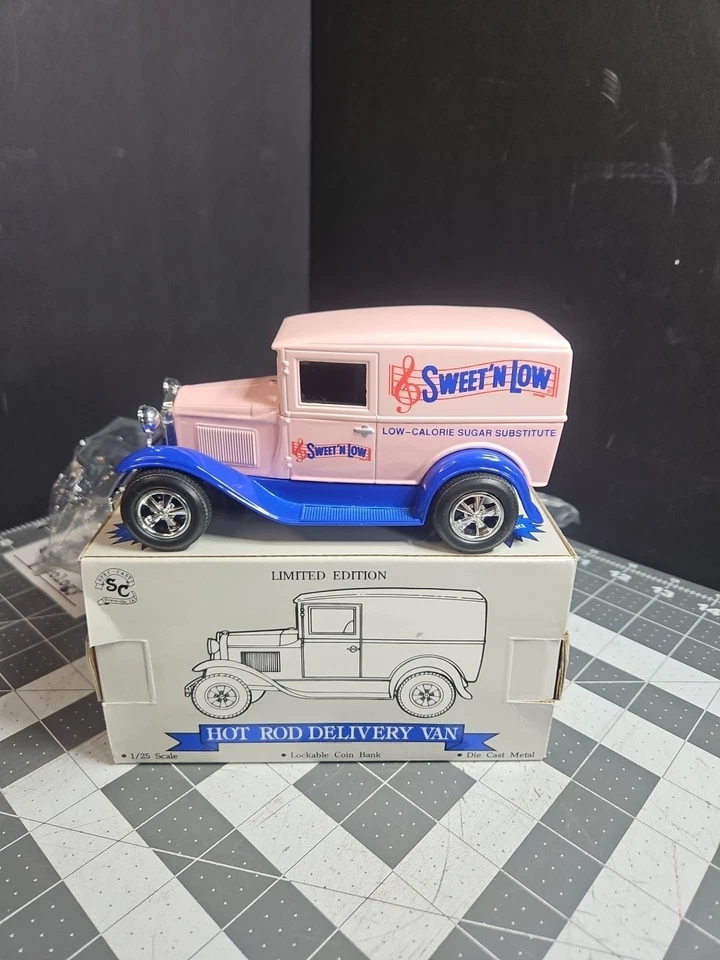 BANCO DE MONEDAS BLOQUEABLE FUNDIDO A PRESIÓN SWEET'N LOW LIBERTY MODELO A ESCALA 1/25 HOT ROD Foto 2 de 4