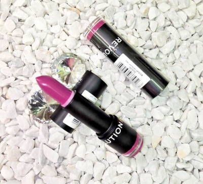 Revolution Pro Supreme 1x Lippenstift Haywire kühles Fuchsia farbig Chic Mode 