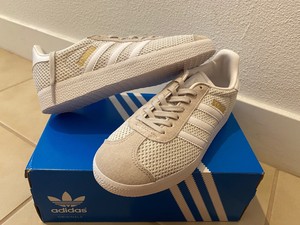 womens gazelles size 5
