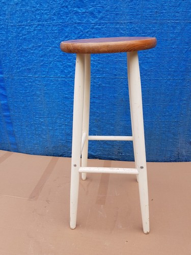 Europäischer Stil Retro Massivholz drehbarer Barhocker mit Fußstütze