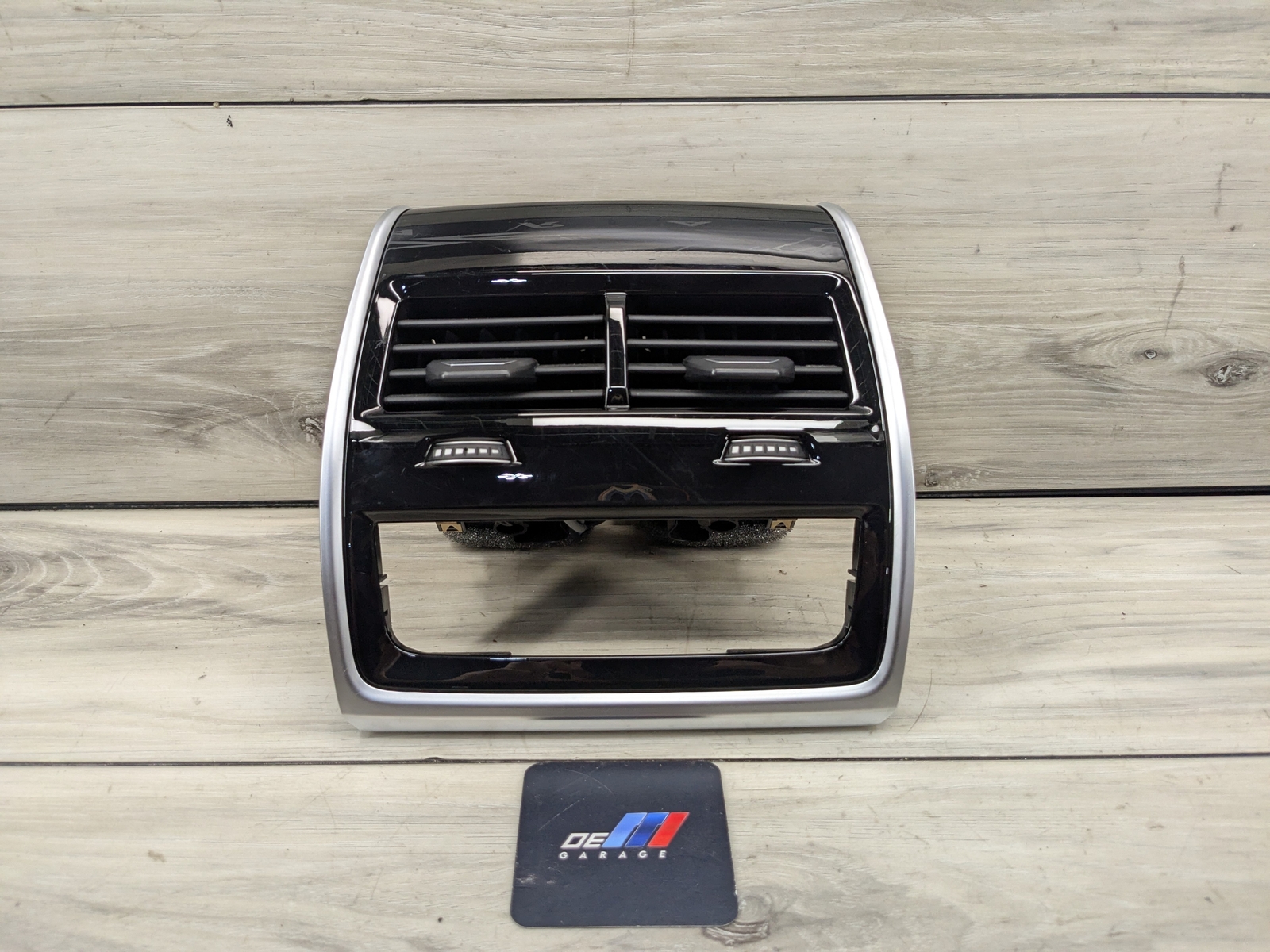 OEM BMW F95 F96 G05 G06 G07 G09 X5 X6 X7 REAR Center Console AC Air Vent Trim