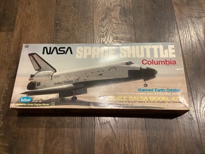 Guillows Space Shuttle Columbia 1/77 Scale Balsa Model kit No. 1201 - Open Box.