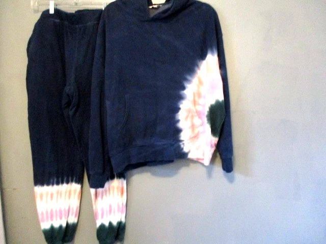 WILDFOX SUDADERA CON CAPUCHA Y PANTALÓN, AZUL MARINO CON RÁFAGAS DE COLOR, MUJER TALLA XL Foto 3 de 4