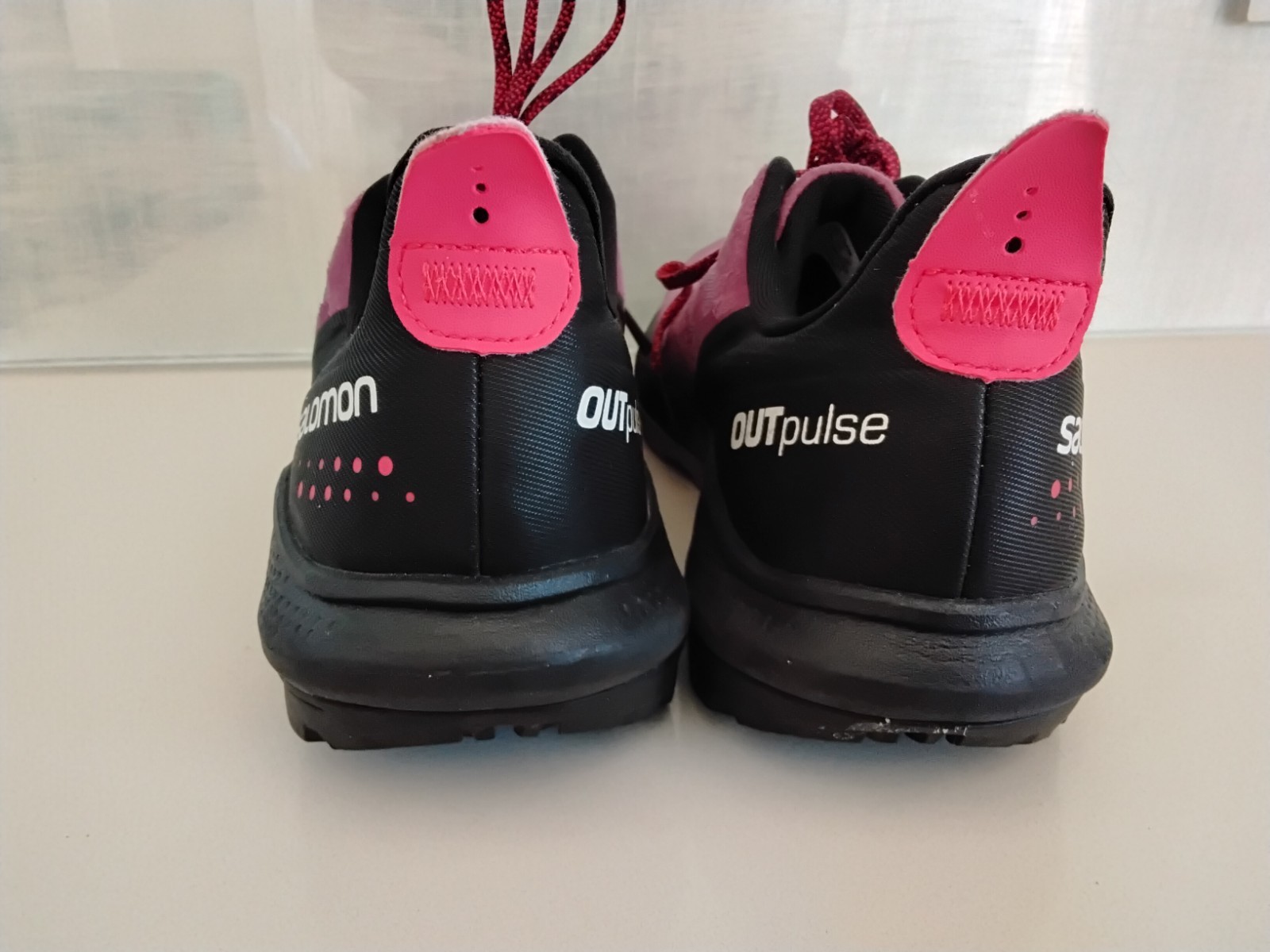 Scarpe da trekking Salomon Out pulse Gore Tex GTX sneakers taglia 9 5 donna nero rosa