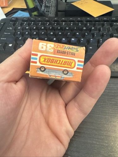 MATCHBOX SUPERFAST 39 ROLLS ROYCE SALOON SEDAN MODEL RED WITH BOX - Picture 17 of 18