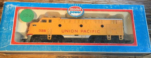 MODEL POWER HO locomotive diesel éclairée UNION PACIFIC 238 USA américaine - Foto 2 di 3