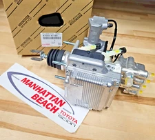 NEW OEM 12-13 TOYOTA PRIUS BRAKE BOOSTER AND  MASTER CYLINDER  47050-47180