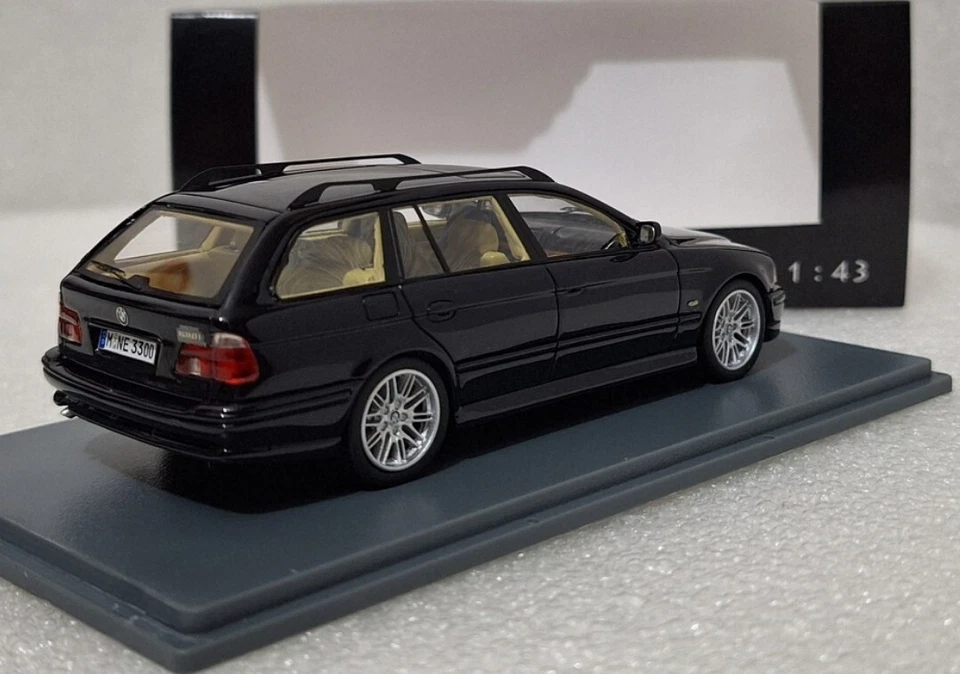 WOW BMW 5-Series 520i E39 Touring 2002 Black 1:43 Neo 43300 EXTREMELY RARE!! - Image 2 of 4