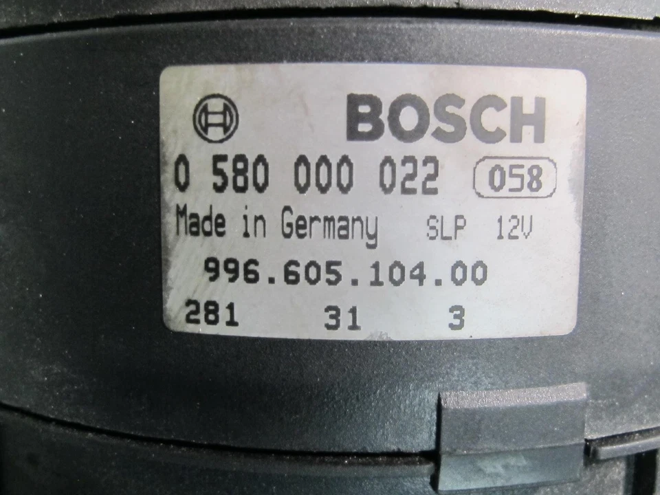 Bomba de refrigeración por inyección de aire secundaria motor Porsche 911 996 1999-2005 Foto 4 de 4