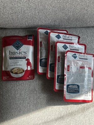 Blue Buffalo Basics Salmon Gravy Topper Lot Of  5 Pouches! Skin/stomach Care