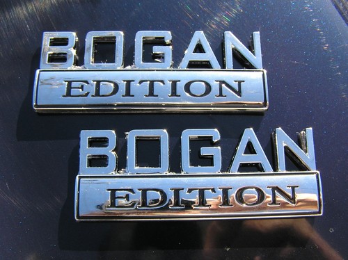 BOGAN EDITION PAIR CAR FENDER BADGES Chrome Metal Emblem *NEW* suit COMMODORE - Picture 1 of 4