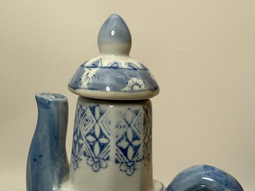 Vintage Porcelain Teapot Chinese Blue White Diamond Shape 71/2 inch 1930' - Picture 11 of 14