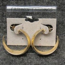 Modern Fashion Gold Tone Hoop Earrings Pierced Post Raised Design 1-1/8" Dia New