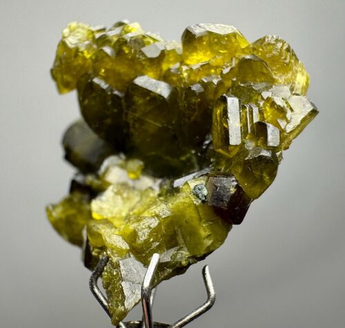 Full Terminated Vesuvianite Crystals Bunch Combined With Garnet Crystals, 17CT - Picture 4 of 9