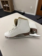 Women's Size 6 - Riedell #112W White Figure Ice Skates 9 2/3L Blades