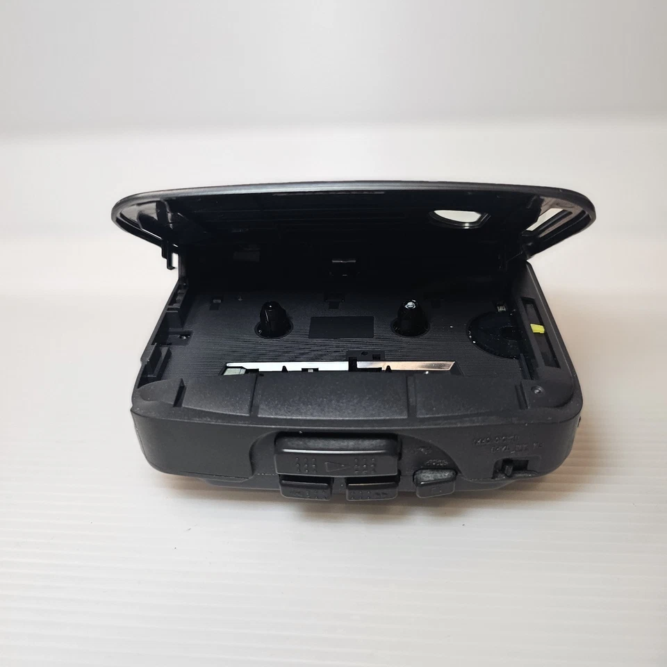 Sony Walkman WM-FX153 Personal Cassette Player AM/FM Tested - Image 4 of 4
