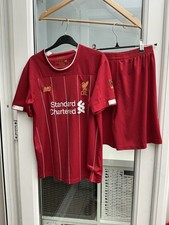 Liverpool FC Kids Official Home Kit #11 M. Salah Age 5-6 (26’) Football Kit