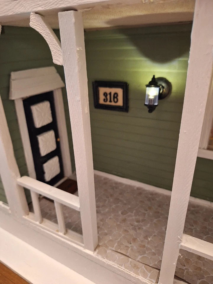 Dollhouse 1/12 Scale Miniature With Furnishings 4'x4' LOCAL PICKUP ONLY - Image 4 of 4