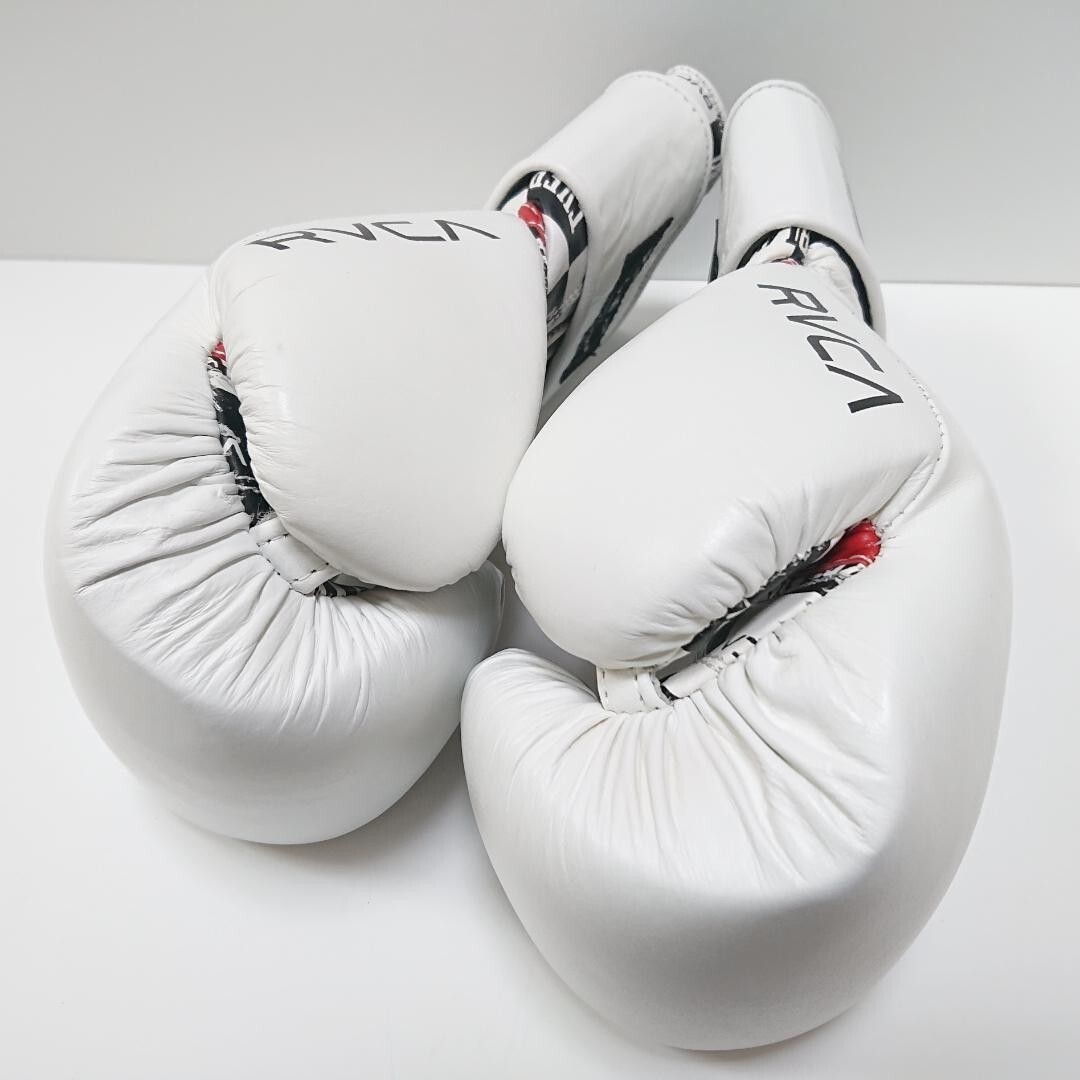 RVCA × EVERLAST Collaboration Boxing Gloves 14oz White Magic RVCA × EVERLAST Collaboration Boxing Gloves 14oz White Magic