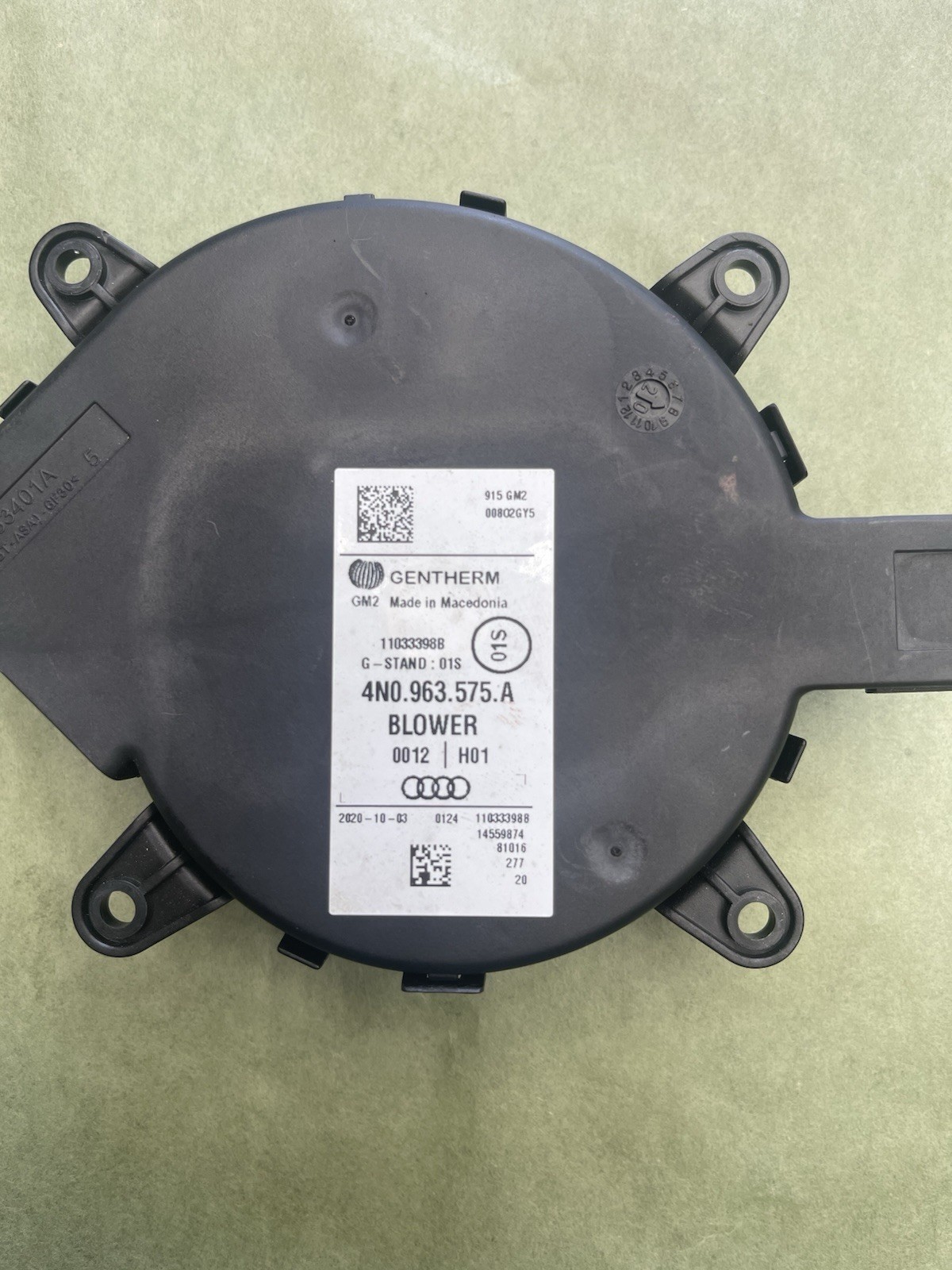Lamborghini Urus LOWER Radiator fan P/N 4N0963575A