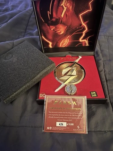 The Flash Emblem And Ring Gamestop Exclusive