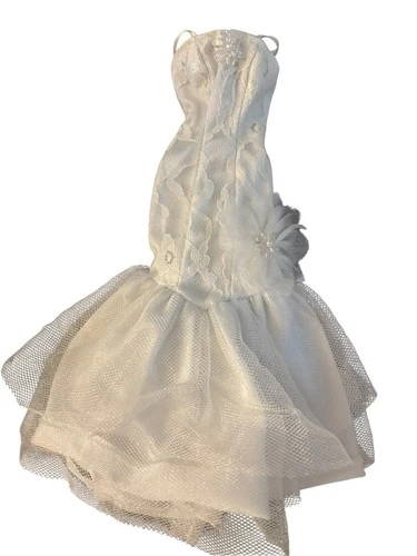 Vintage 1970s Mattel Barbie Doll And Wedding Dress Lot With Accessories Clothes