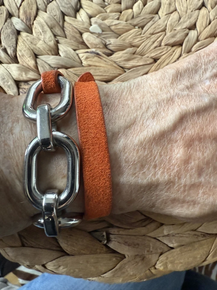 Pulsera Ralph Lauren Envolvente de Cuero Naranja y Plata  Foto 3 de 4
