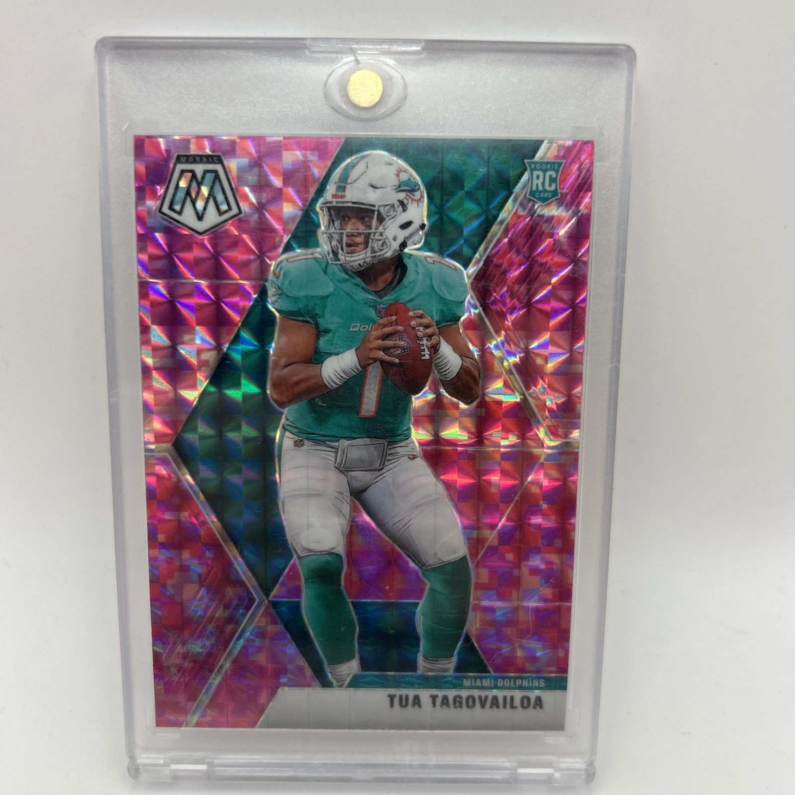 2020 Panini Mosaic - Rookies Tua Tagovailoa #203 Camo Pink Mosaic Prizm (RC)