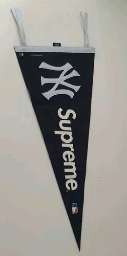 SS15 Supreme, New York Yankees bleu marine fanion baseball accessoire rare