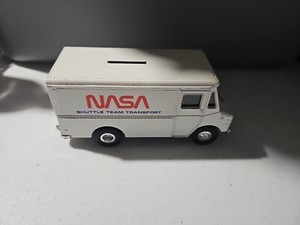 ERTL NASA SHUTTLE TEAM TRANSPORT TRUCK GRUMMAN OLSON KURBMASTER DIE CAST BANK