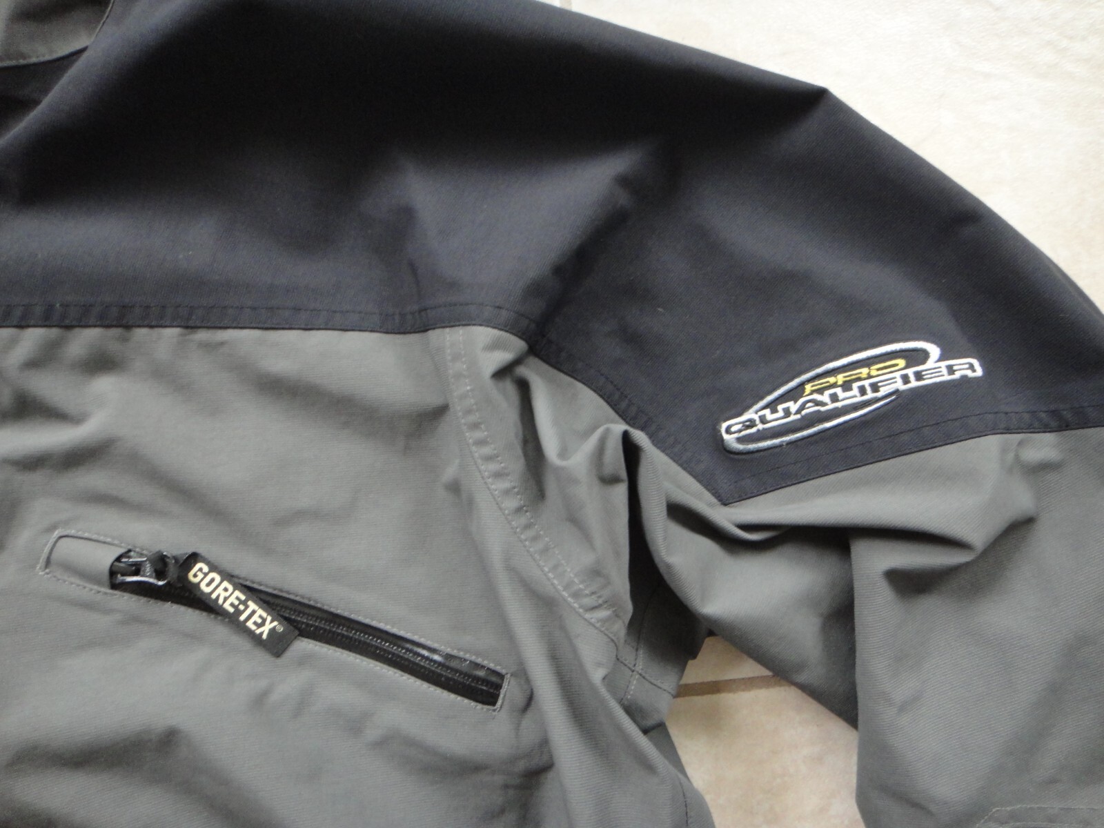 NWOT BASS PRO SHOPS PRO QUALIFIER GORETEX Hooded Rain Jacket Men's L