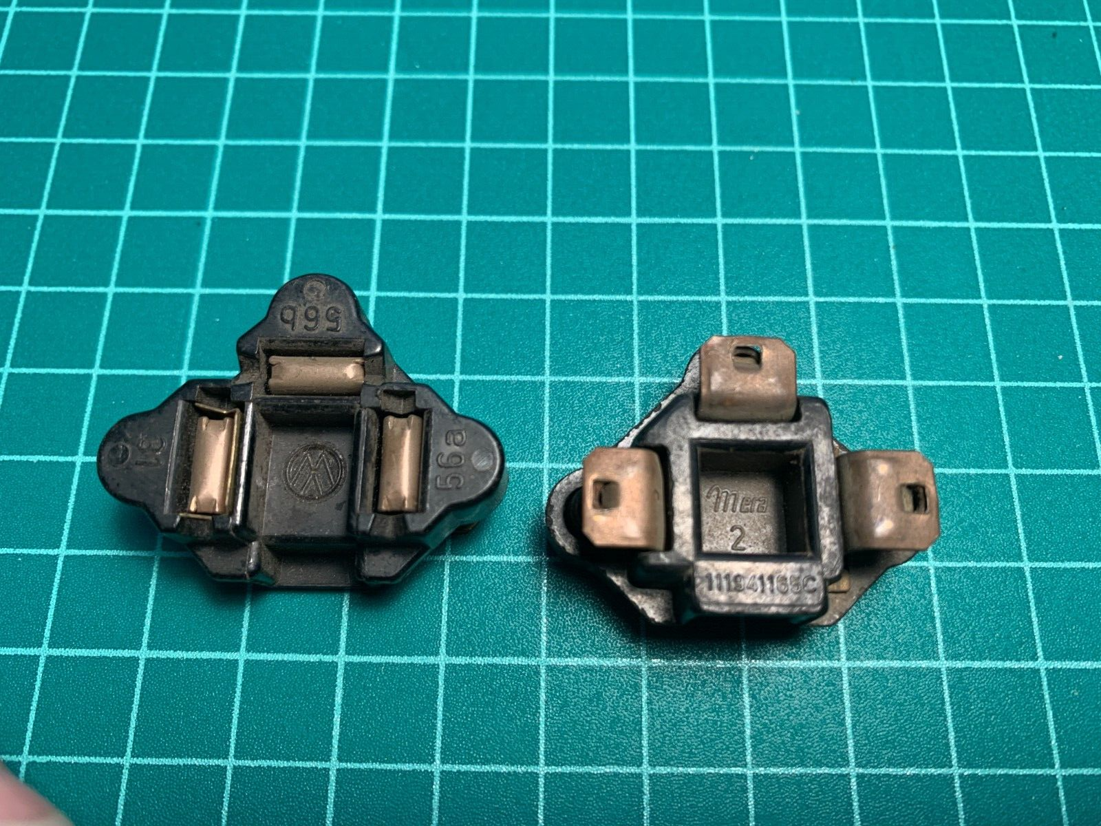 Volkswagen NOS Genuine Connector plug HeadLight 111941165C Price