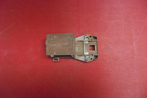 Waschmaschine HOTPOINT WM53A Türschloss