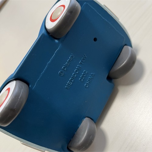 Juguete Medicom VCD Coche Azul Suzie Disney - Imagen 5 de 5