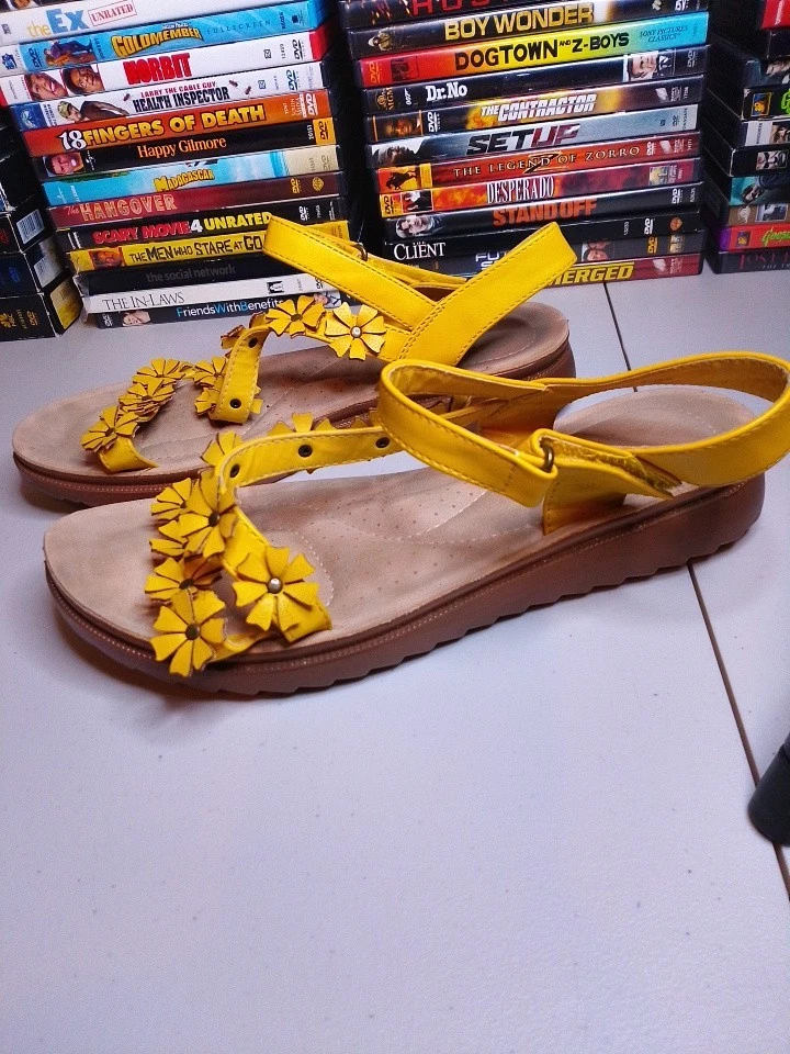 Sandalias Andiamo talla 8,5 Foto 4 de 4
