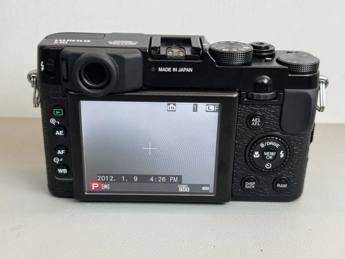 FUJIFILM X10 12MP EXR CMOS Digital Camera-f2.0-f2.8 4x Optical